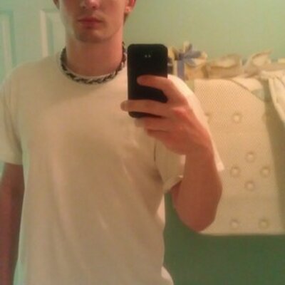 Profile Picture of Dylan Wyant (@hazyalldayidye) on Twitter