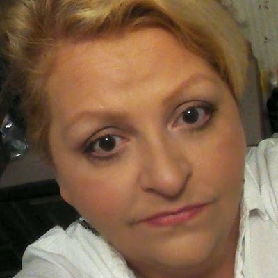 Profile Picture of Thinker At The Beach (@MarilynCausey7) on Twitter