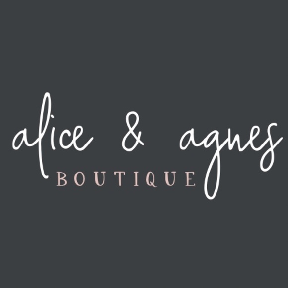 Profile Picture of Laney Romine (@aliceandagnes) on Poshmark