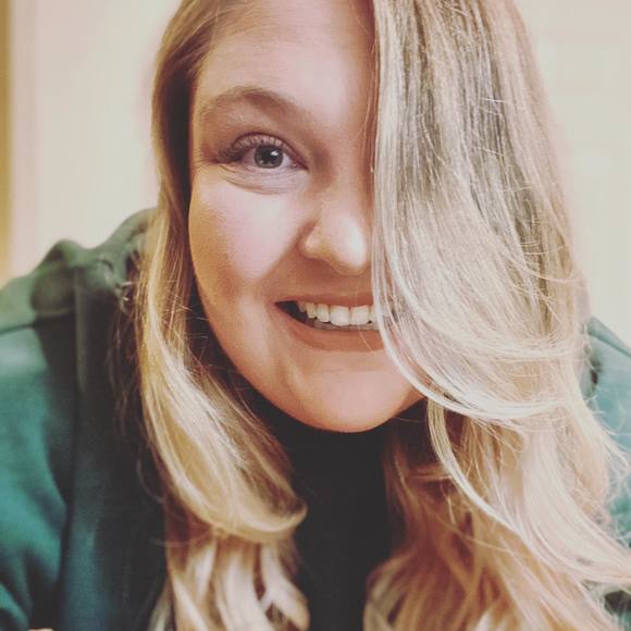 Profile Picture of Justine Ritter (@jritter4) on Poshmark