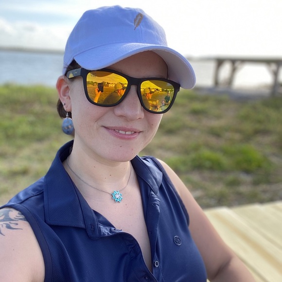 Profile Picture of Amanda Trimpey (@mandafayet) on Poshmark