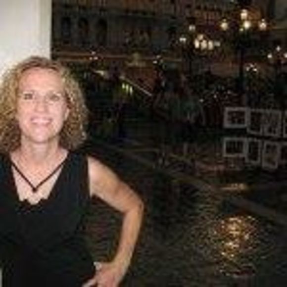 Profile Picture of Kim Schwing (@kschwing1) on Poshmark