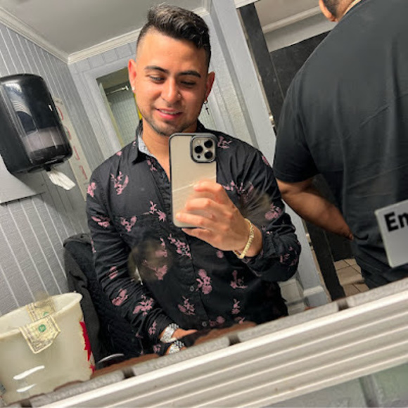 Profile Picture of Nelson Paz (@paznelson568) on Poshmark