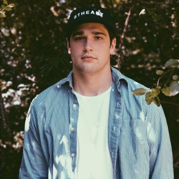 Profile Picture of Eamon Borse (@eamonborse) on Poshmark