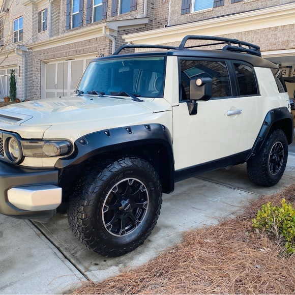 Profile Picture of Heidi Luckenbach (@sandyrico1285) on Poshmark