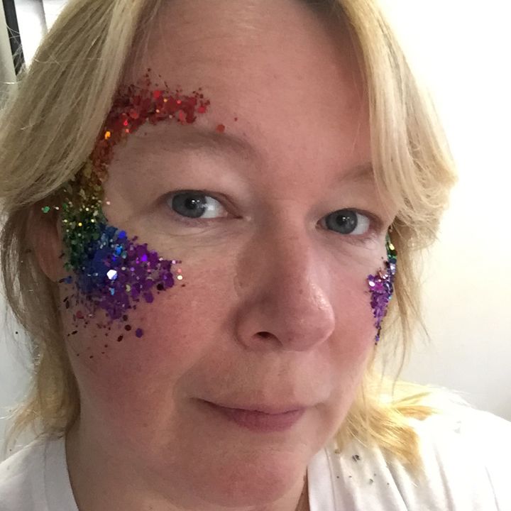 Profile Picture of 🐝 Lynne Hamilton 🐝 (@lynneham) on Tiktok