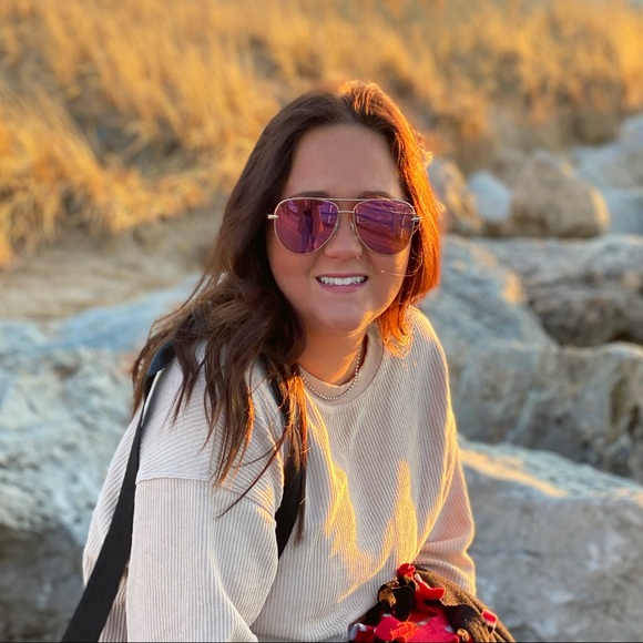 Profile Picture of Ashton Bjork (@bjorkas) on Poshmark