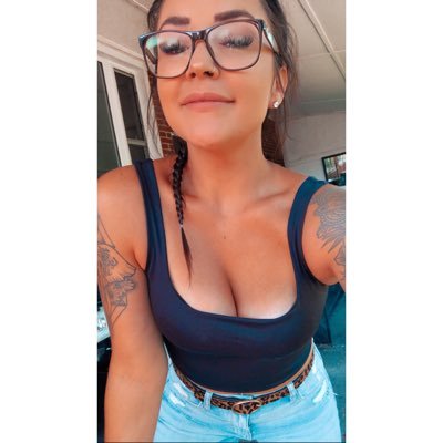 Profile Picture of Halle Matthews (@HalleMatthews2) on Twitter