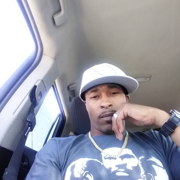 Profile Picture of Steven Stacy (@stevenstacy82) on Poshmark