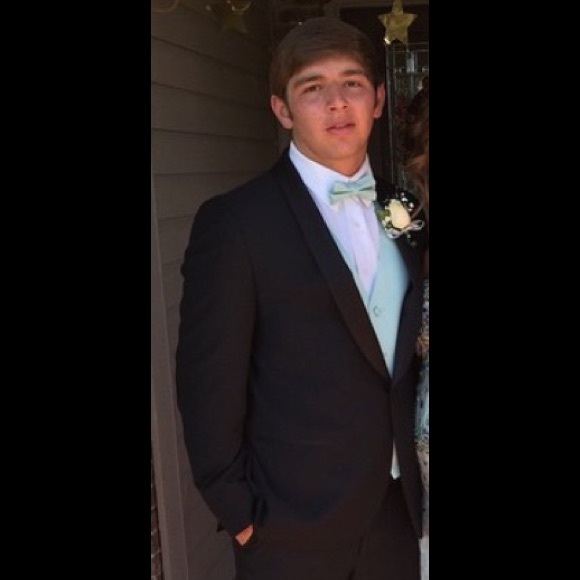 Profile Picture of Sean Nicol (@snico30) on Poshmark