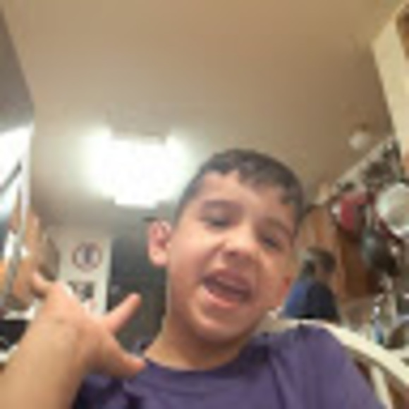 Profile Picture of Alexander Gamboa (@nancygamboa101) on Poshmark