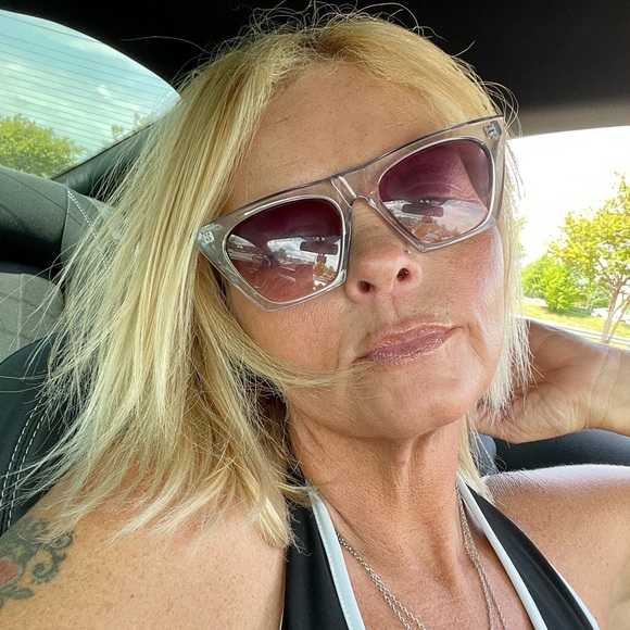 Profile Picture of Angela Holcomb (@mustanggurl19) on Poshmark