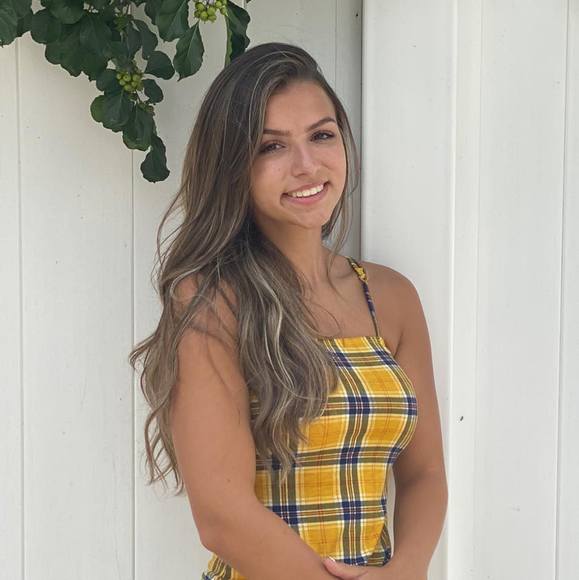 Profile Picture of Camille Barror (@camillebarror) on Poshmark