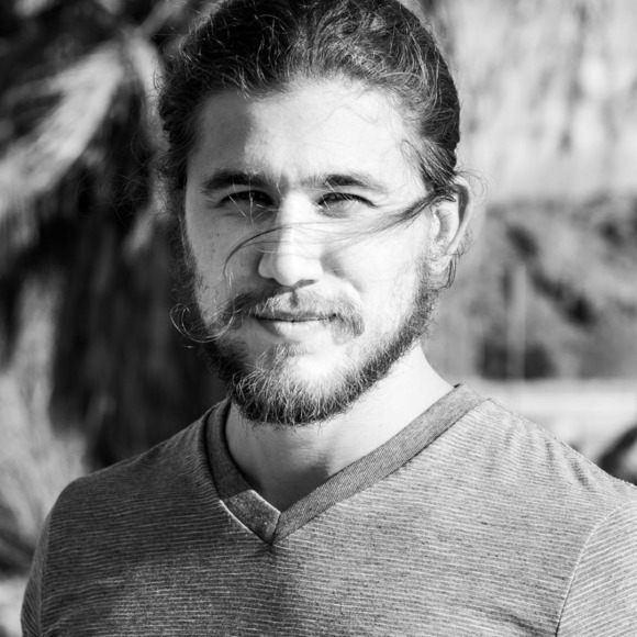 Profile Picture of Brandon Lopez (@flippinlopez) on Poshmark