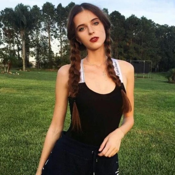 Profile Picture of Linda Danges (@danges252555) on Poshmark