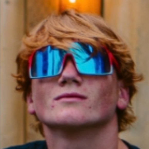 Profile Picture of Matthew Hein (@matthew_hein) on Poshmark