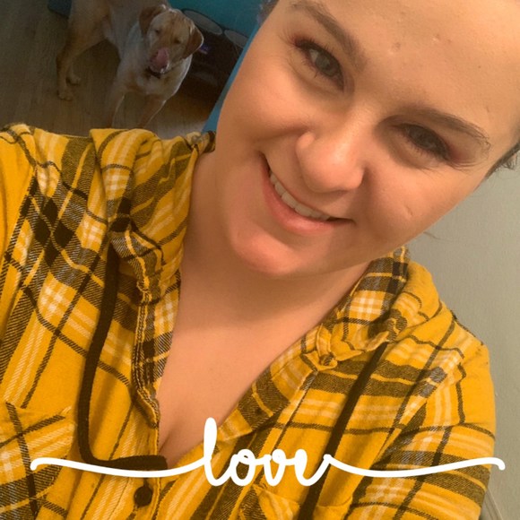 Profile Picture of Sam Cox (@navypineapple) on Poshmark