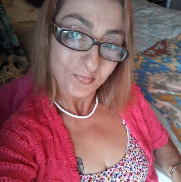 Profile Picture of Diana Lessire (@deelessire) on Poshmark
