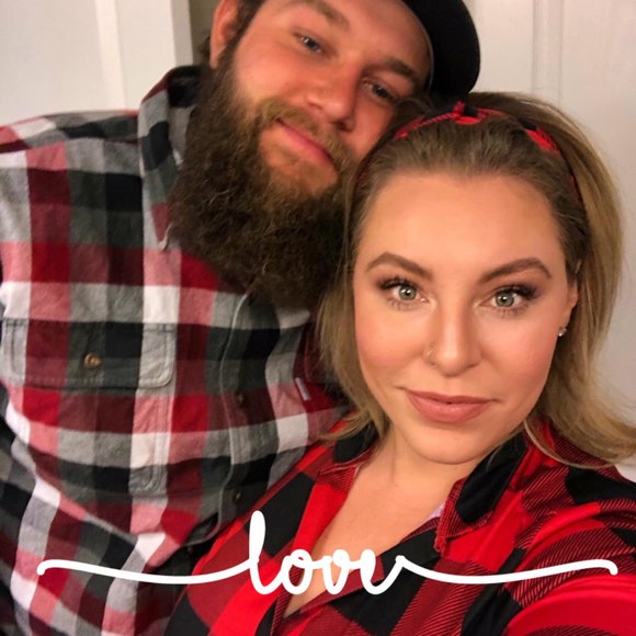 Profile Picture of Chloe Alsterlind (@csa9) on Poshmark