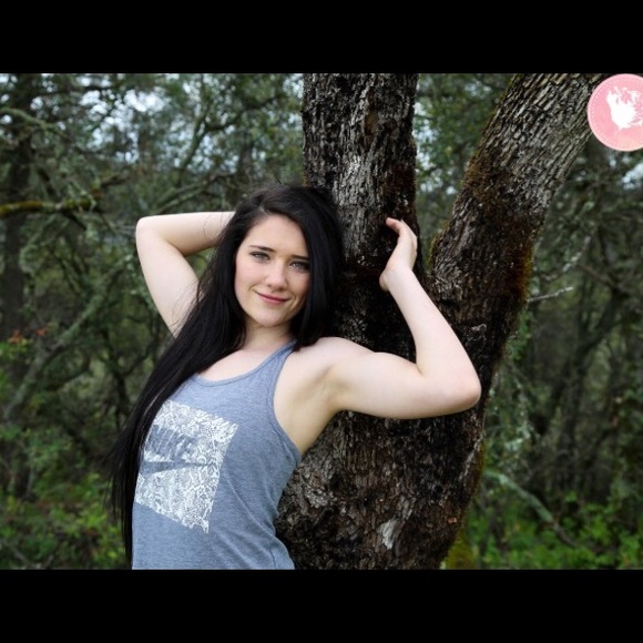 Profile Picture of Sierra Camerer (@sierracamerer) on Poshmark