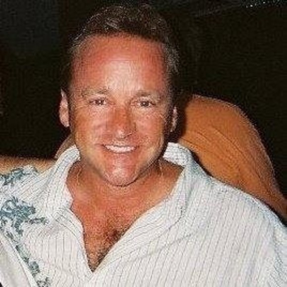 Profile Picture of Michael Hellmann (@hellmic1) on Poshmark