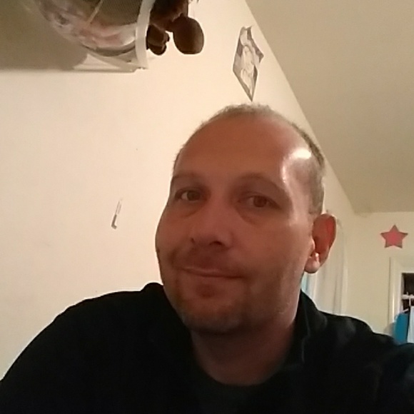 Profile Picture of Christopher Powers (@powersdc) on Poshmark