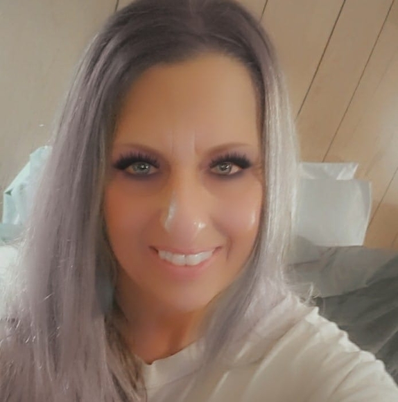Profile Picture of Allyson Pearce (@allyson_pearce) on Poshmark