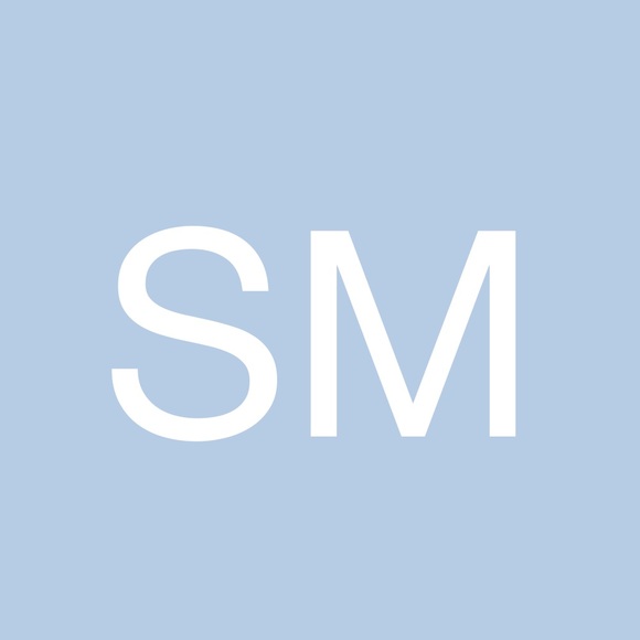 Profile Picture of Shirley Manning (@slmaxwell27) on Poshmark