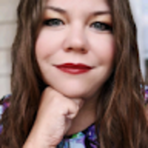 Profile Picture of Danielle Upham (@danielleupham) on Poshmark