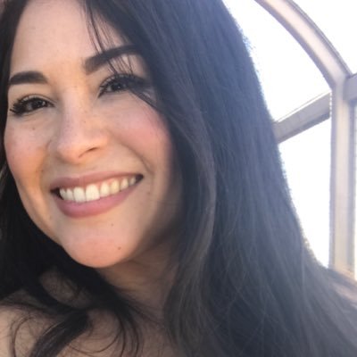 Profile Picture of Elizabeth Grenier (@emgvie) on Twitter