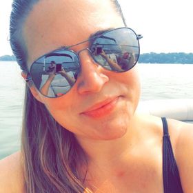 Profile Picture of Mallory Leah (@MalibuLeah) on Pinterest