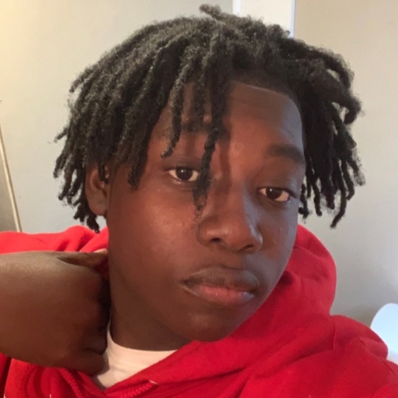 Profile Picture of Demarion Timpson (@timpsondee6) on Poshmark