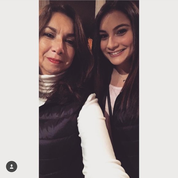 Profile Picture of Errie Teevan (@errieteevan) on Poshmark