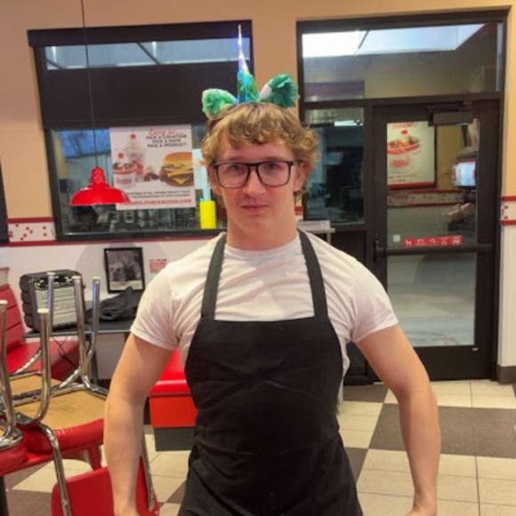 Profile Picture of Matthew Hohl (@mreihohl) on Poshmark