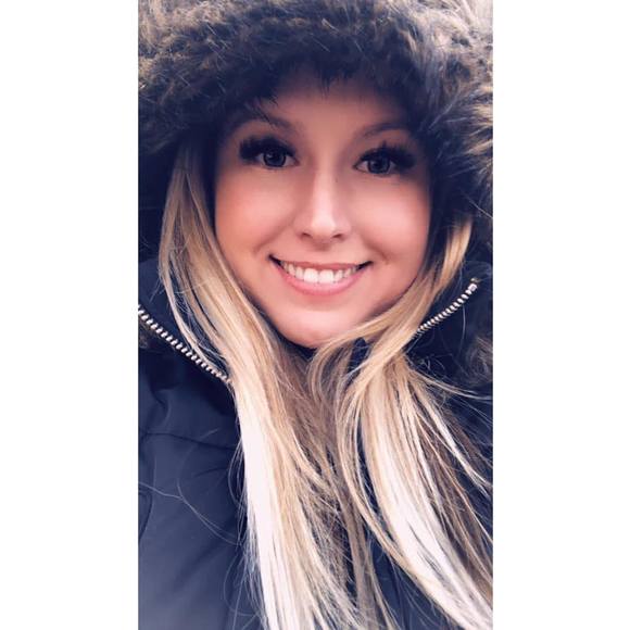 Profile Picture of Jessica Reichert (@jessicapaige15) on Poshmark