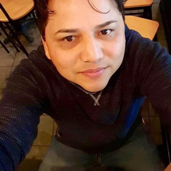 Profile Picture of Daniel Posadas (@daniposadas79) on Poshmark