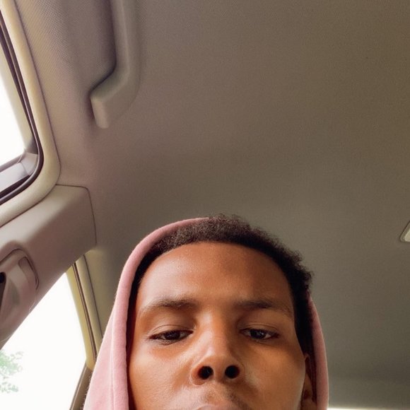 Wreh Bartee - Poshmark Profile Picture of Wreh Bartee (@wrehbartee) on Poshmark