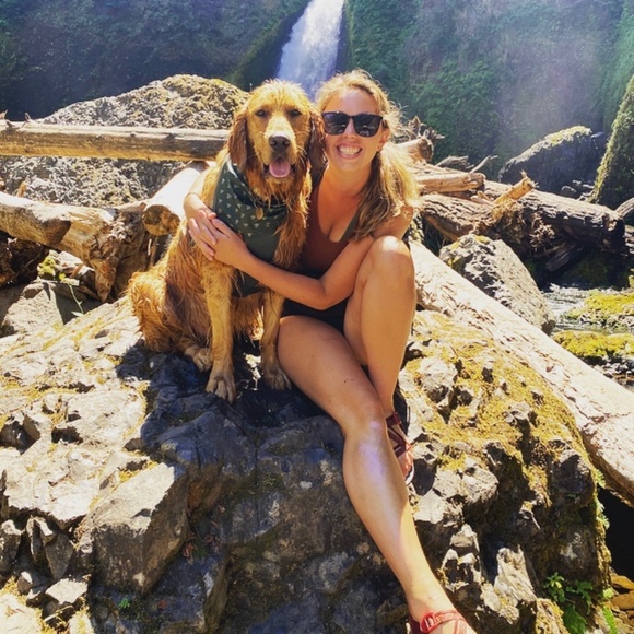 Profile Picture of Brittany Mustoe (@bmustoe) on Poshmark