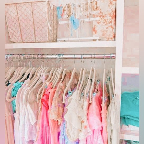 Profile Picture of Mina Hawgood (@minahawgood) on Poshmark