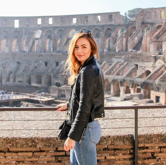 Profile Picture of Bec Bogaards (@becbogaards) on Poshmark