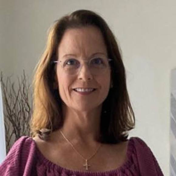 Profile Picture of Diana Avedon (@dlavedon) on Poshmark