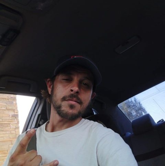 Profile Picture of John Morawski (@winwin877) on Poshmark