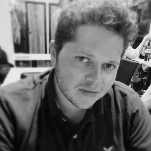 Profile Picture of Dennis Mancheno (@elulus) on Poshmark