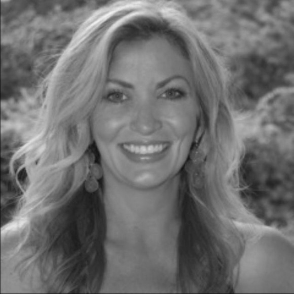 Profile Picture of Sherry Steele (@sherrysteele16) on Poshmark