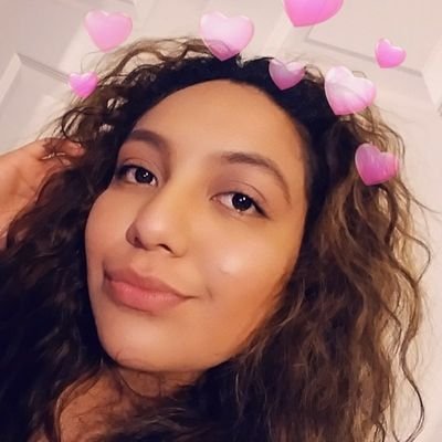 Profile Picture of Lupemariscal 🌹 (@Lupeemariscal) on Twitter