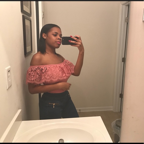 Profile Picture of Kenyetta Thomas (@yettie3989) on Poshmark