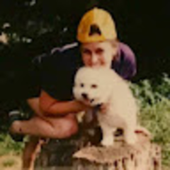 Profile Picture of Leyna Losito (@leynalosito17) on Poshmark