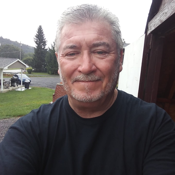 Profile Picture of David Swanger (@davidswanger) on Poshmark