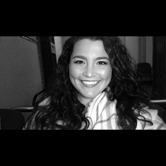 Profile Picture of Marilyn Carozza (@marilyncarozza) on Poshmark