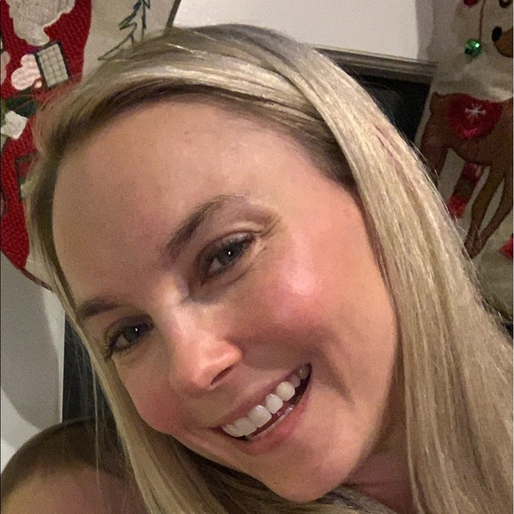 Profile Picture of Jodie Meredith (@jemdds) on Poshmark